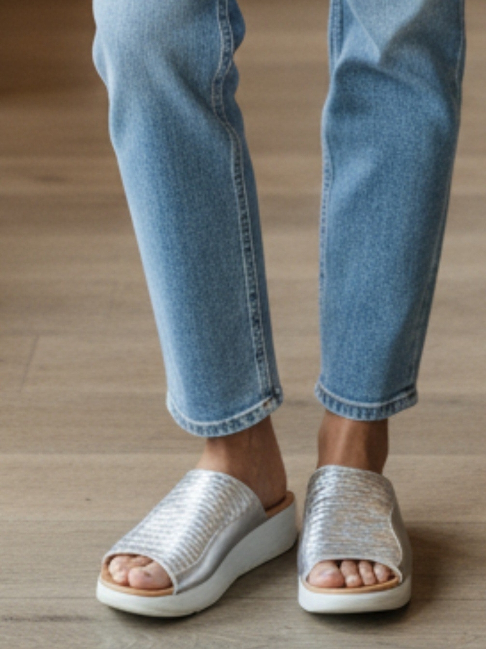 FitFlop Lulu Wedge Sandals Women's Size 11 Silver Metalic Gray Sole